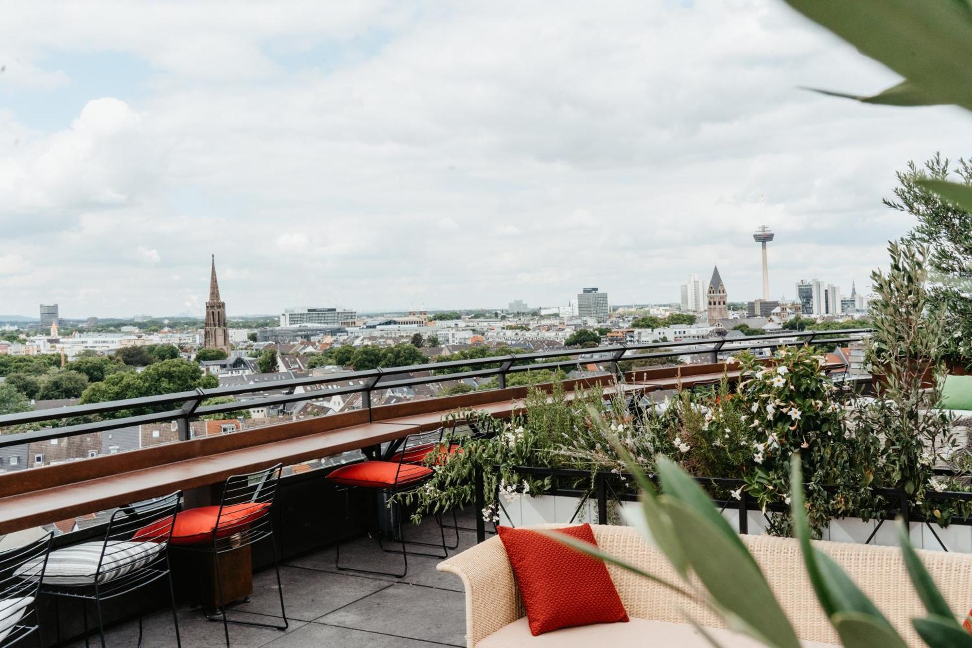 Wasserturm Hotel Cologne, Curio Collection By Hilton Extérieur photo