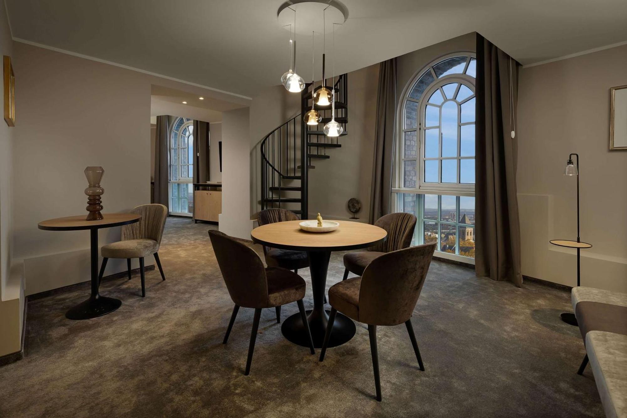 Wasserturm Hotel Cologne, Curio Collection By Hilton Extérieur photo